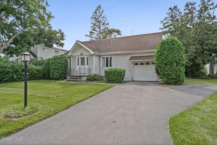 141 Polsin Drive, Rotterdam, NY, photo 2