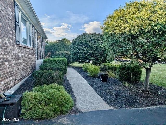 2 Janet Lane, Albany, NY, photo 5