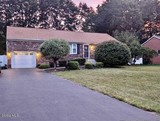 2 Janet Lane, Albany, NY, photo 1
