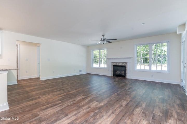10 Hawthorne Place #B, Glenville, NY, photo 5