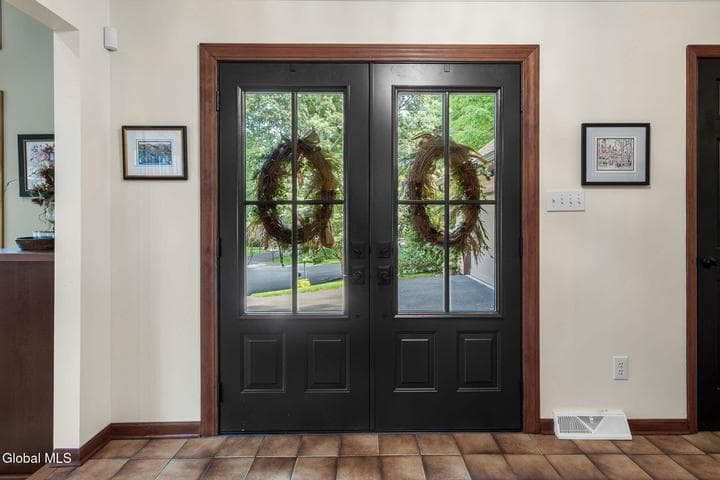 25 Oaktree Lane, Colonie, NY, photo 3