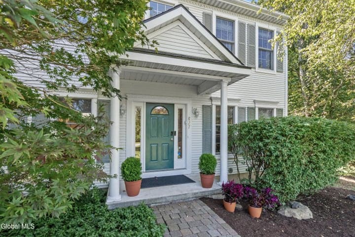 827 Creek Court, Slingerlands, NY, photo 3