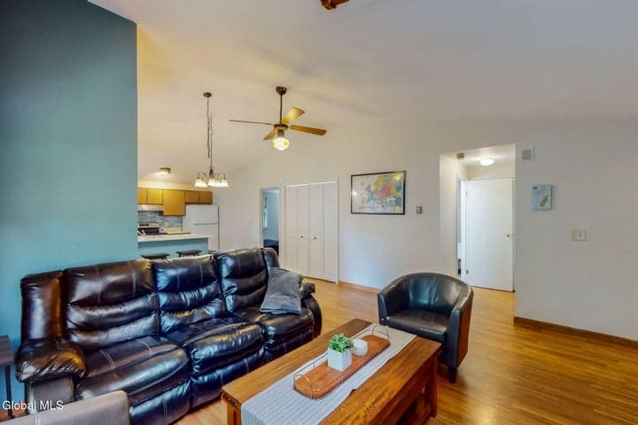 121 Arrow Wood Place, Malta, NY, photo 4