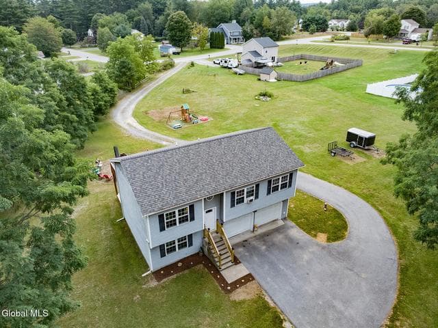 61 Locust Ridge Drive, Corinth, NY, photo 2