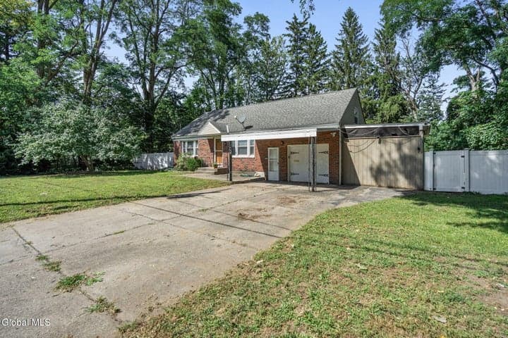 2031 Gray Street, Schenectady, NY, photo 3