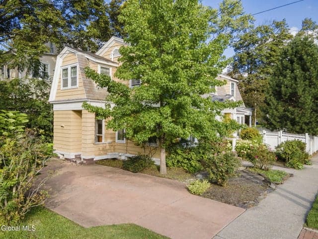 919 Myrtle Avenue, Albany, NY, photo 3