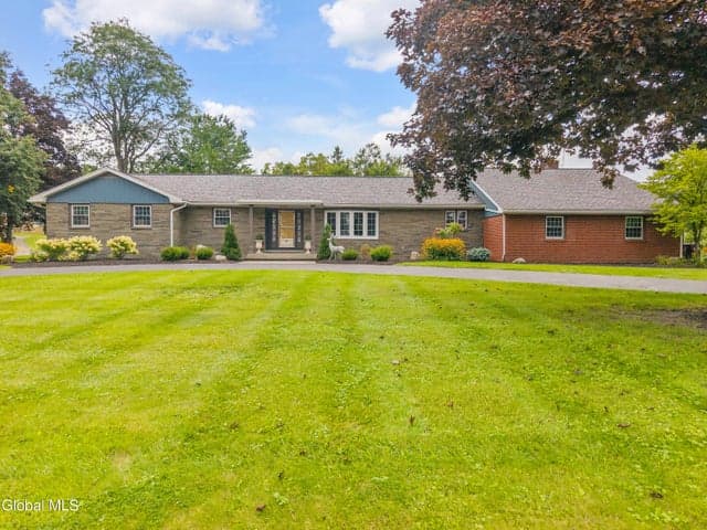 27 Frangella Drive, Coeymans, NY