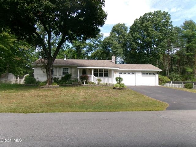 62 Margaret Drive, Milton, NY, photo 1