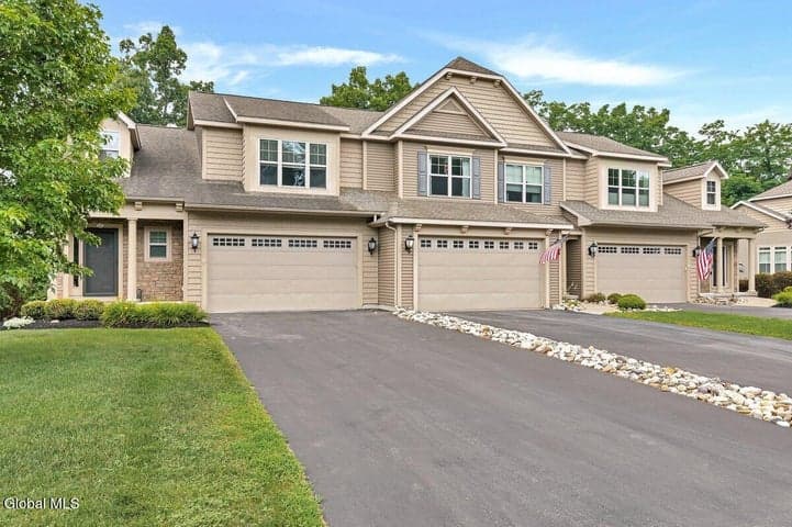 5B Inglewood Drive, Clifton Park, NY, photo 3