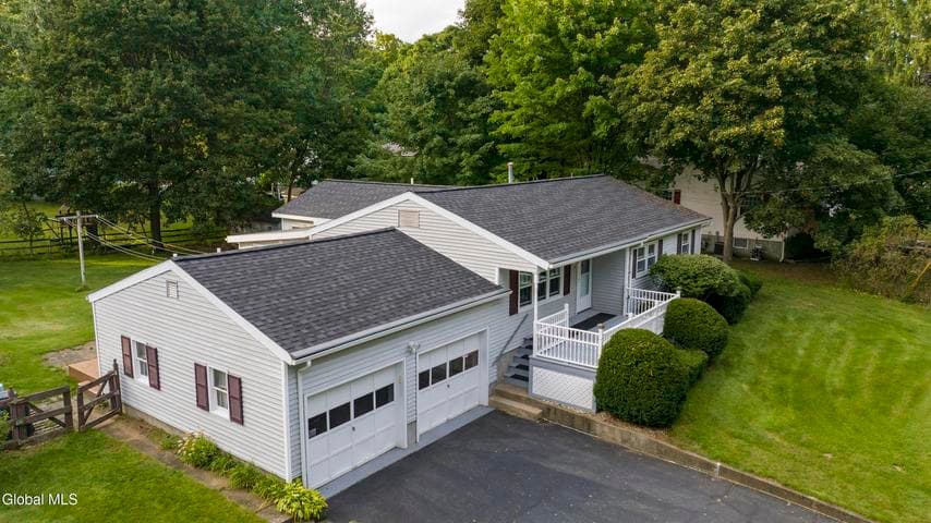 4 Sherri Road, Saratoga Springs, NY, photo 2