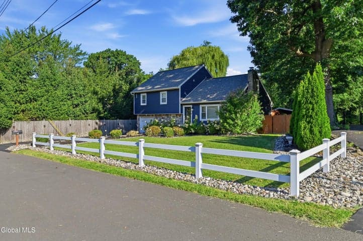2 Melody Lane, Colonie, NY, photo 3