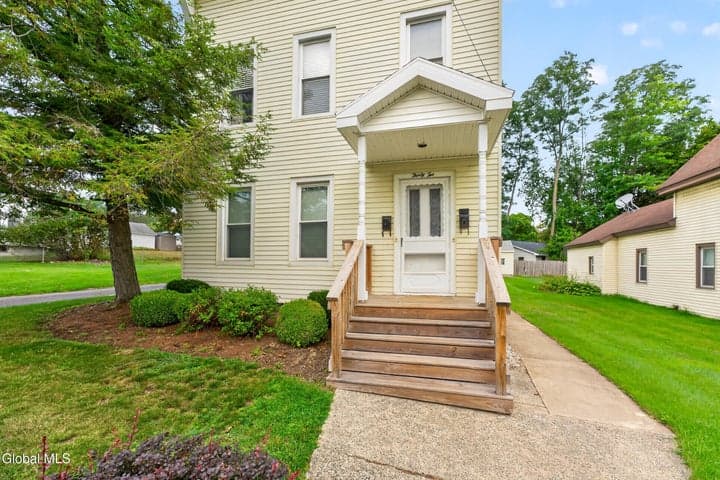 32 Vanderwerken Avenue, Waterford, NY, photo 4