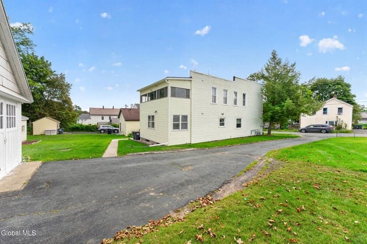 32 Vanderwerken Avenue, Waterford, NY, photo 5