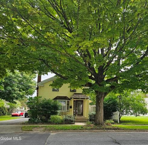 35 Leonard Street, Glens Falls, NY, photo 1