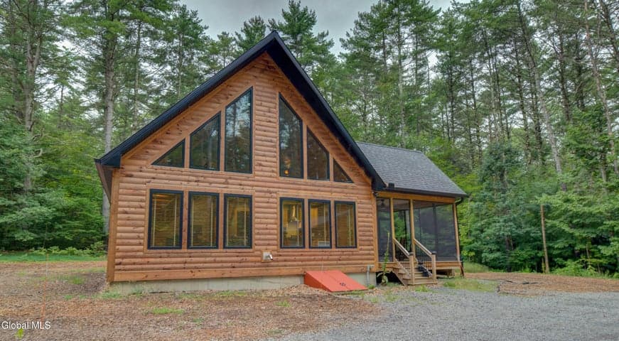 211-213 Woods Hollow Road, Gloversville, NY