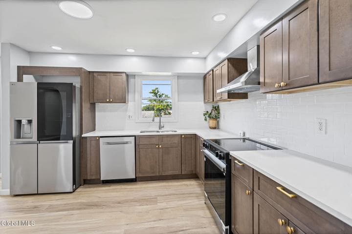 3 Petalas Drive, East Greenbush, NY, photo 3