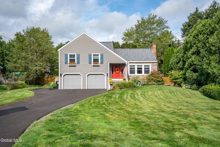 945 Mohegan Road, Niskayuna, NY, photo 2
