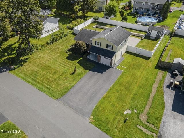 16 Sherbrook Drive, Bethlehem, NY, photo 3