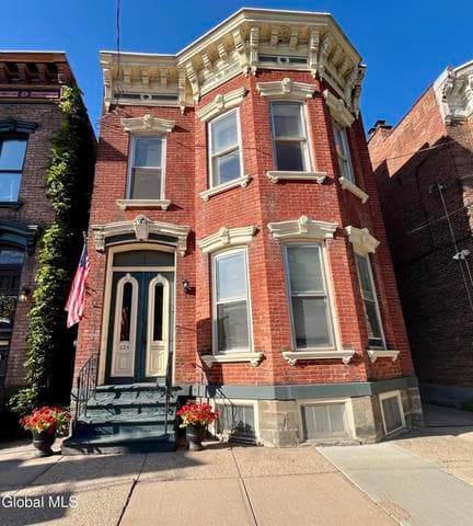 225 Green Street, Schenectady, NY