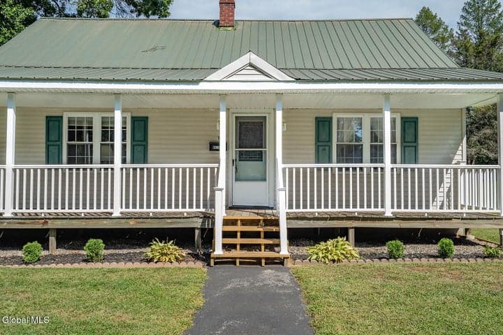 15 Cooper Street, Greenwich, NY, photo 5