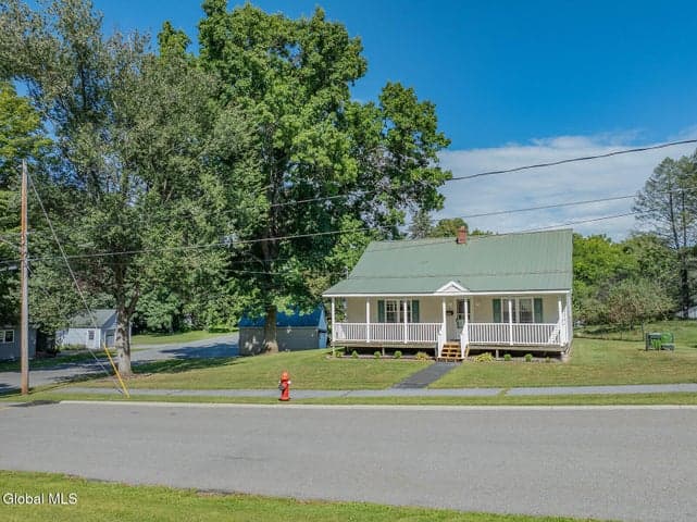15 Cooper Street, Greenwich, NY, photo 2
