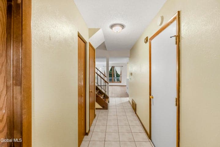 93 Westchester Drive, Clifton Park, NY, photo 3