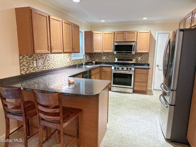 23 Geneva Drive, Queensbury, NY, photo 2