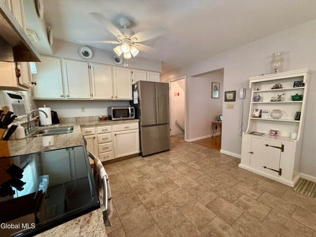 11 Goldfinch Road, Queensbury, NY, photo 5