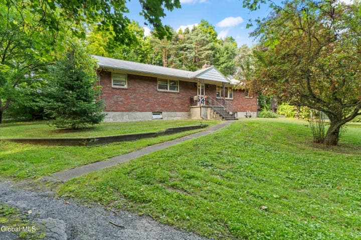 77 Ray Road, Clifton Park, NY, photo 2