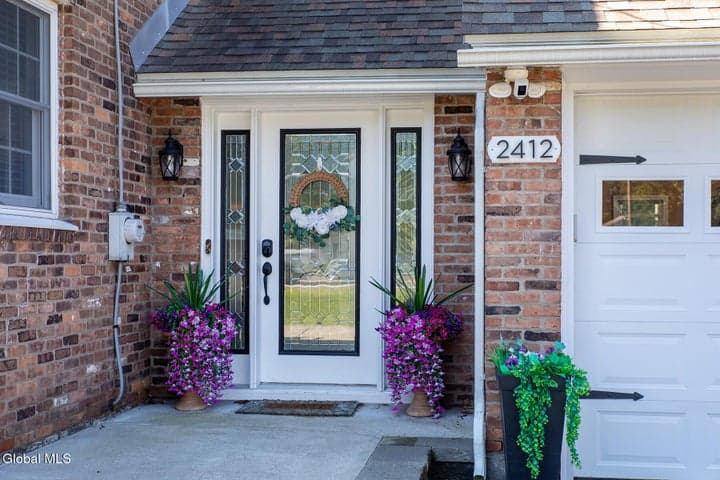 2412 Curry Road, Rotterdam, NY, photo 3