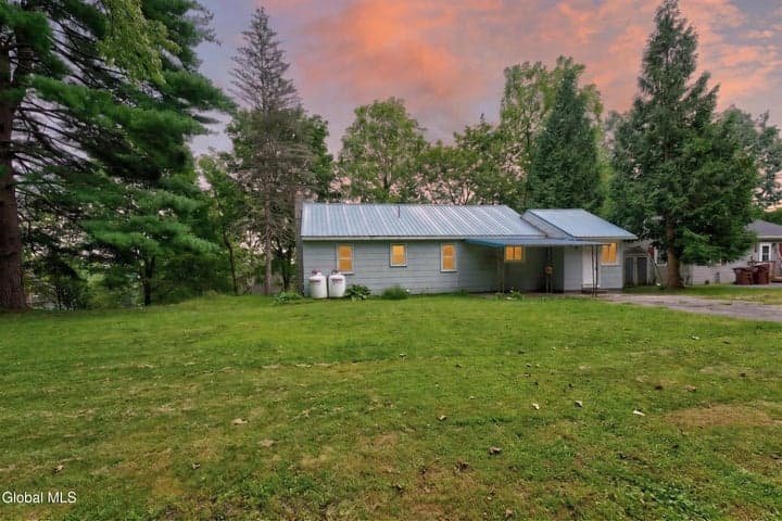 28 Cardinal Lane, New Baltimore, NY, photo 4