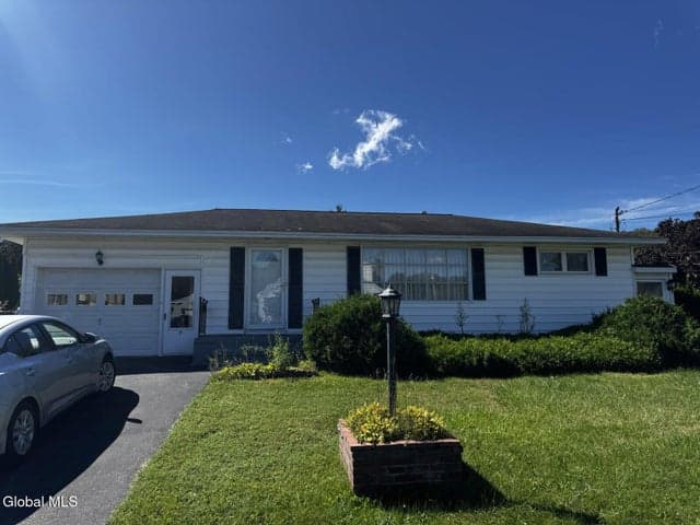 5 Brentwood Avenue, Gloversville, NY, photo 1
