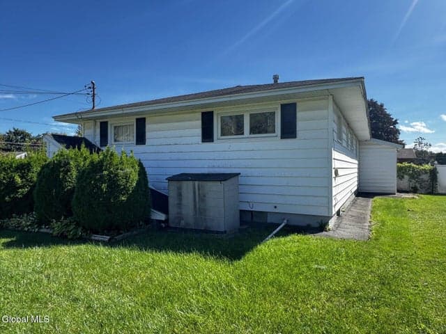 5 Brentwood Avenue, Gloversville, NY, photo 2