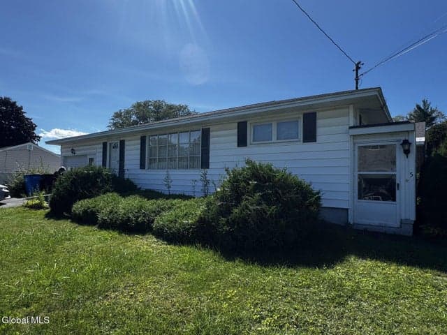 5 Brentwood Avenue, Gloversville, NY, photo 3