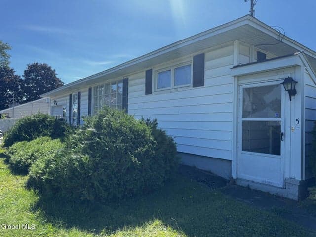 5 Brentwood Avenue, Gloversville, NY, photo 4