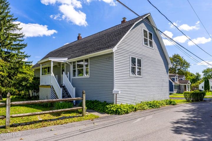 2 Landor Lane, Cohoes, NY