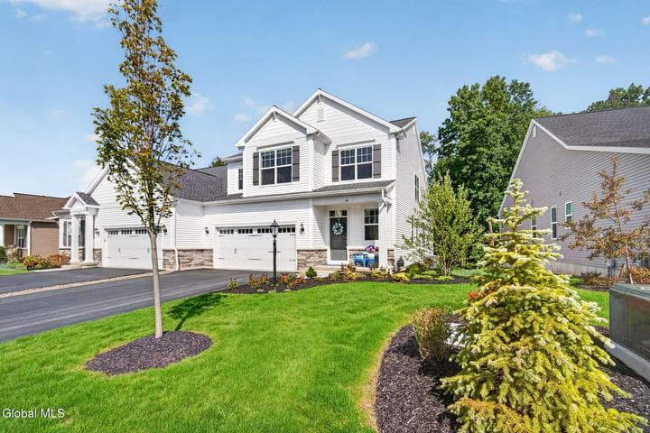 48 Daintree Drive, Wilton, NY, photo 1