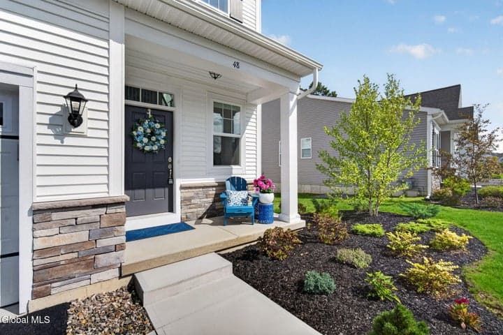 48 Daintree Drive, Wilton, NY, photo 2