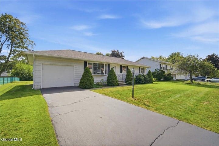 48 Wertman Lane, Loudonville, NY, photo 2