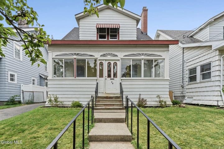 74 Hollywood Avenue, Albany, NY