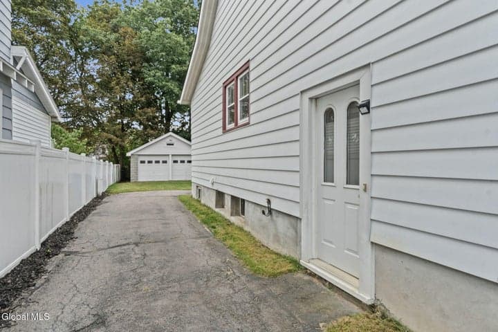 74 Hollywood Avenue, Albany, NY, photo 4