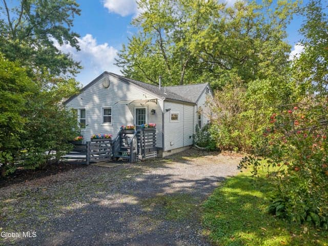 1713 Hillside Avenue, Niskayuna, NY, photo 2