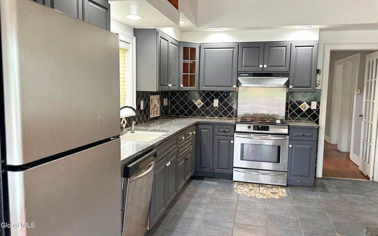 2411 3rd Avenue, Watervliet, NY, photo 4