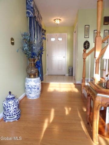 16 Brook Street, East Greenbush, NY, photo 2