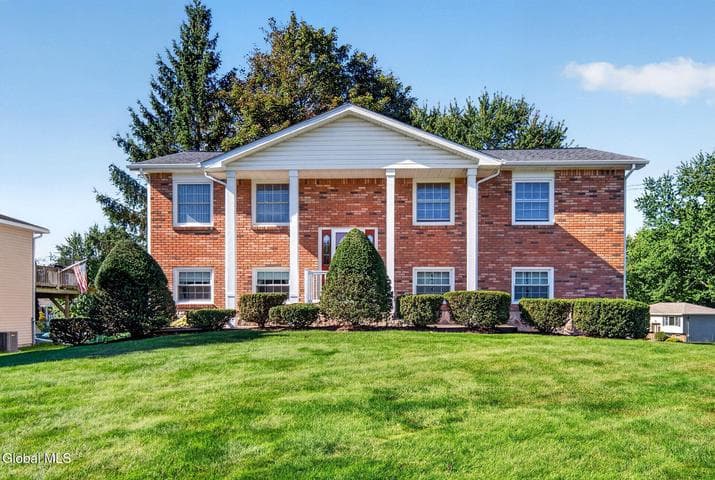 96 Forts Ferry Road, Latham, NY, photo 1