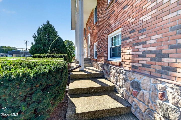 96 Forts Ferry Road, Latham, NY, photo 2