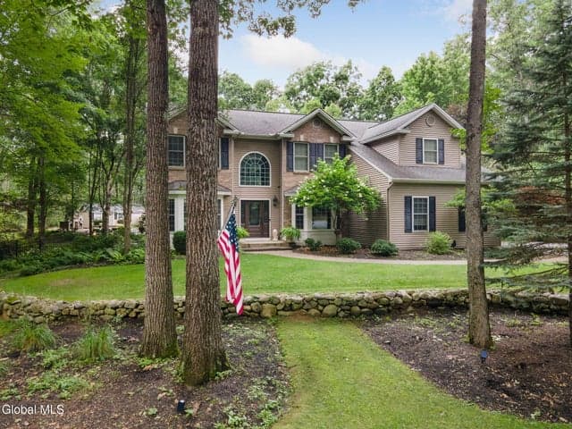 6 Seymour Drive, Wilton, NY, photo 2
