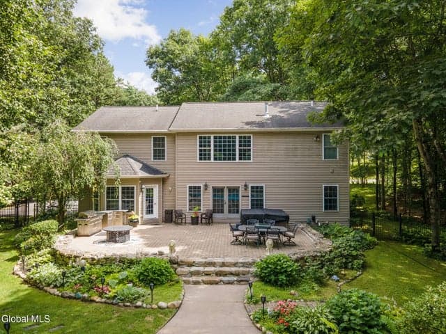 6 Seymour Drive, Wilton, NY, photo 3