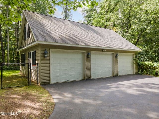 6 Seymour Drive, Wilton, NY, photo 4