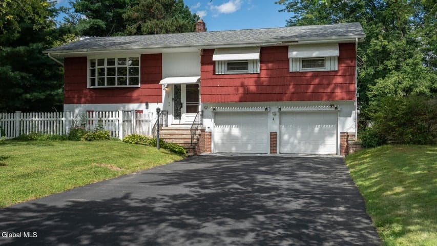 4 Orchard Drive, Kinderhook, NY, photo 1